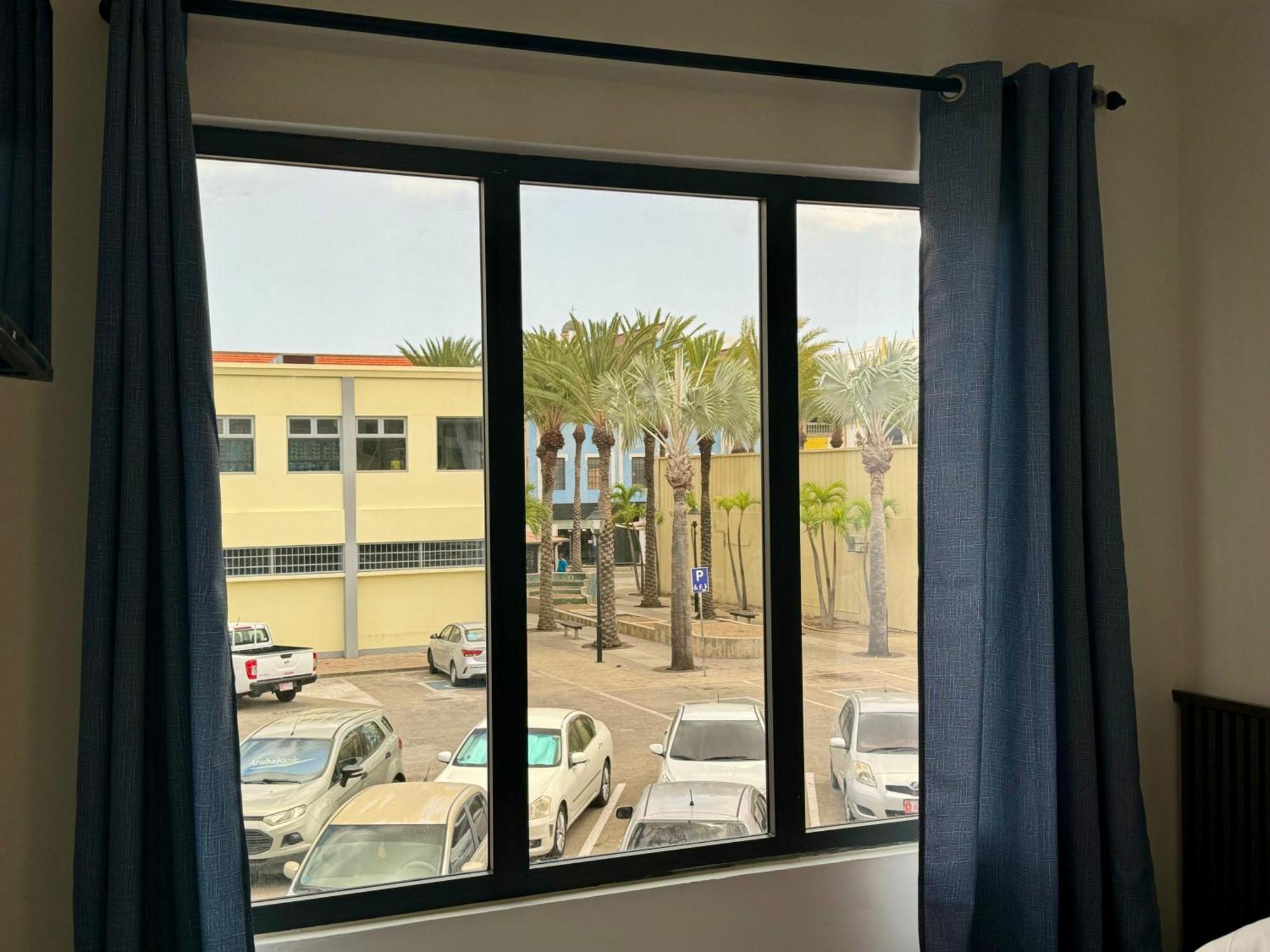 Central Boutique Hotel Oranjestad Ngoại thất bức ảnh