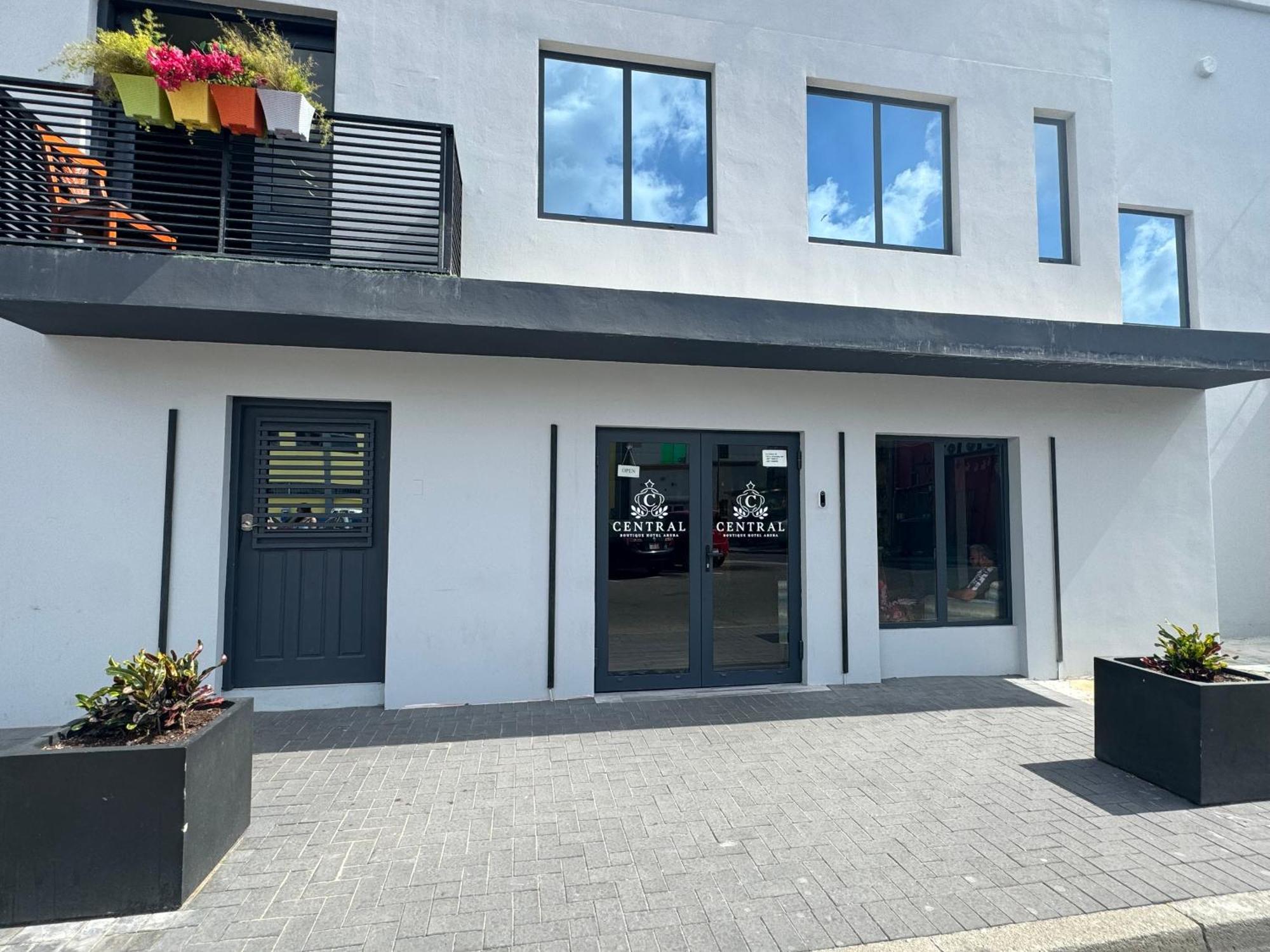 Central Boutique Hotel Oranjestad Ngoại thất bức ảnh
